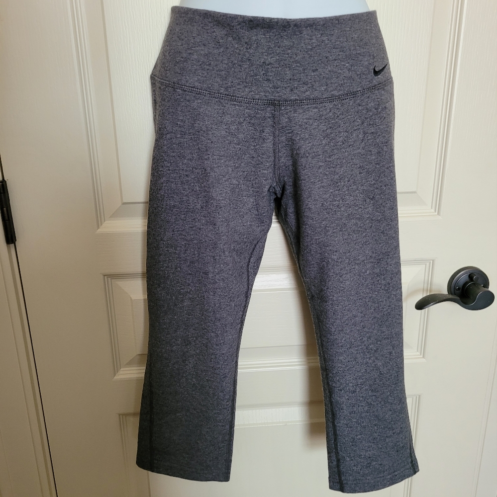Nike Dryfit Capri Leggings, Sz M, GUC